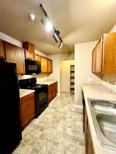 Mirabeau commons apartments - See all available apartments for rent at Brooke Commons in Orlando, FL. Brooke Commons has rental units ranging from 778-1348 sq ft starting at $1375.